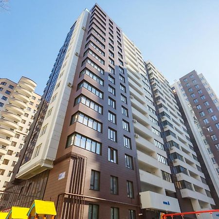 Double Skyhouse Exclusive Apartments Chisinau Bagian luar foto