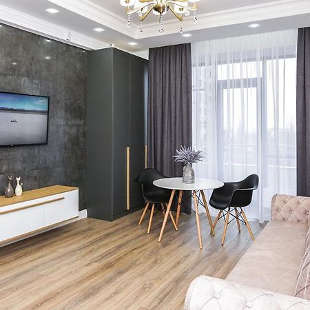 Double Skyhouse Exclusive Apartments Chisinau Bagian luar foto