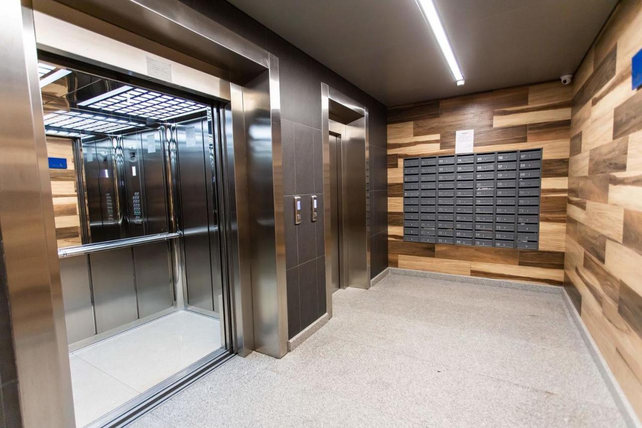 Double Skyhouse Exclusive Apartments Chisinau Bagian luar foto
