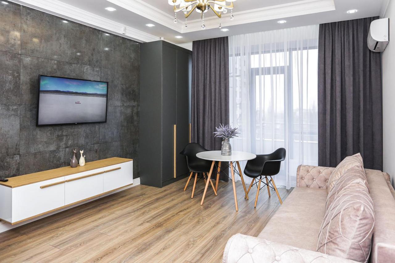 Double Skyhouse Exclusive Apartments Chisinau Bagian luar foto