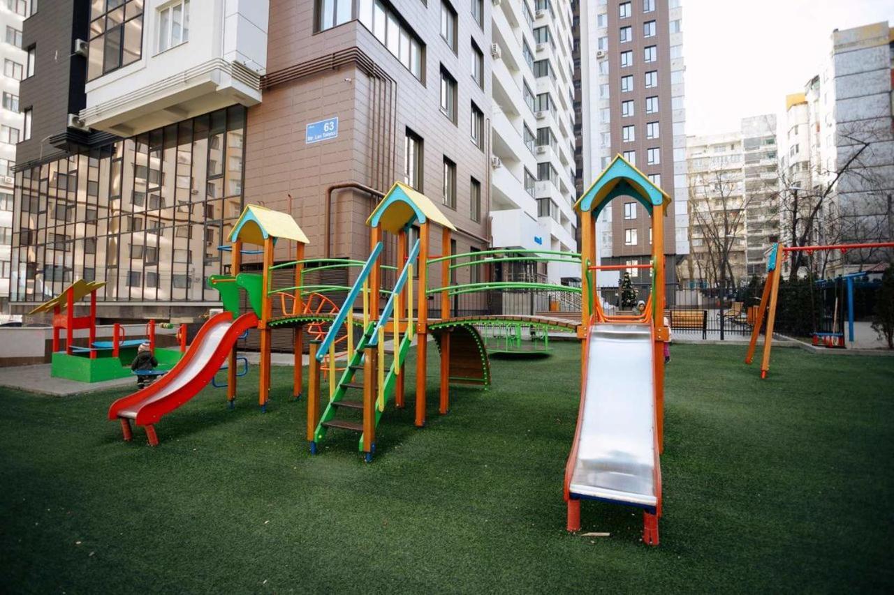 Double Skyhouse Exclusive Apartments Chisinau Bagian luar foto