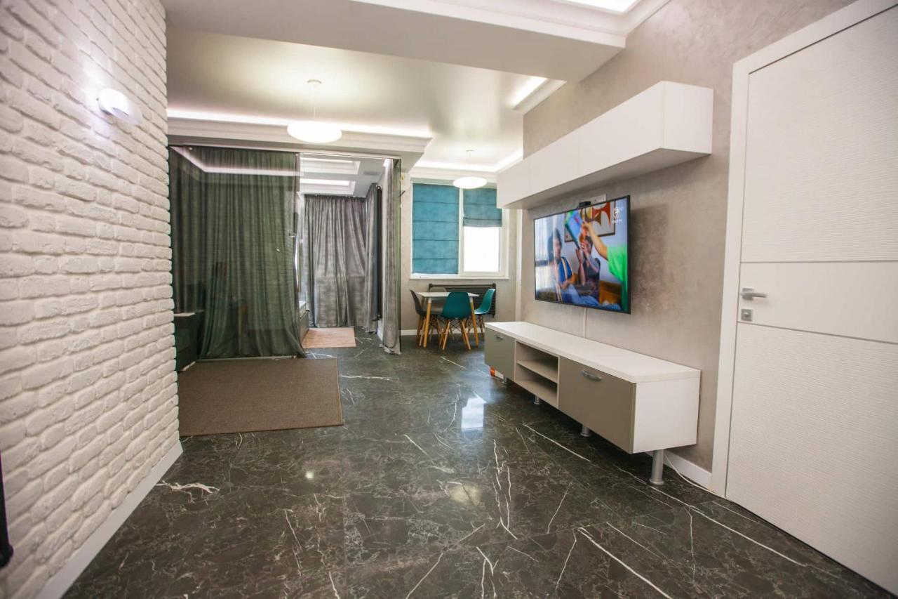 Double Skyhouse Exclusive Apartments Chisinau Bagian luar foto