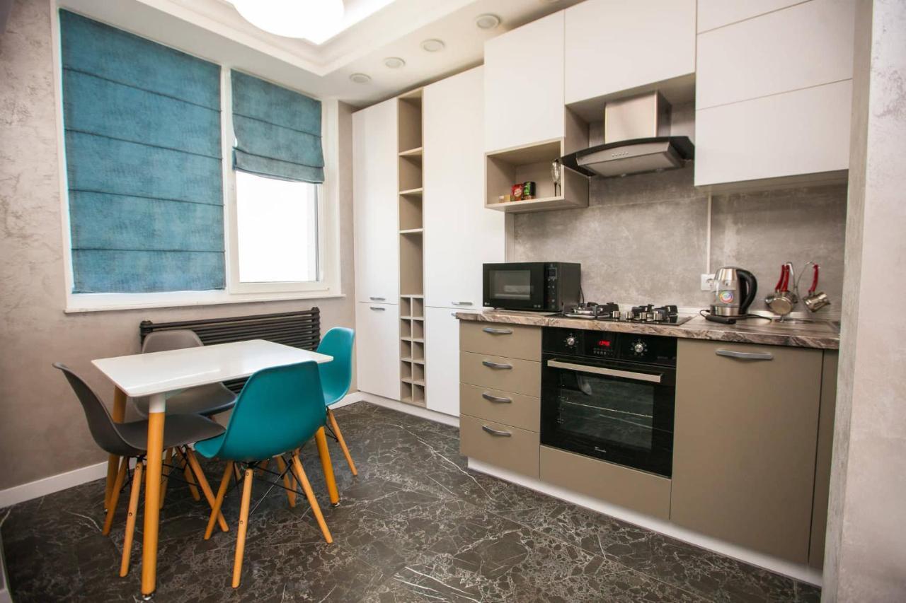 Double Skyhouse Exclusive Apartments Chisinau Bagian luar foto