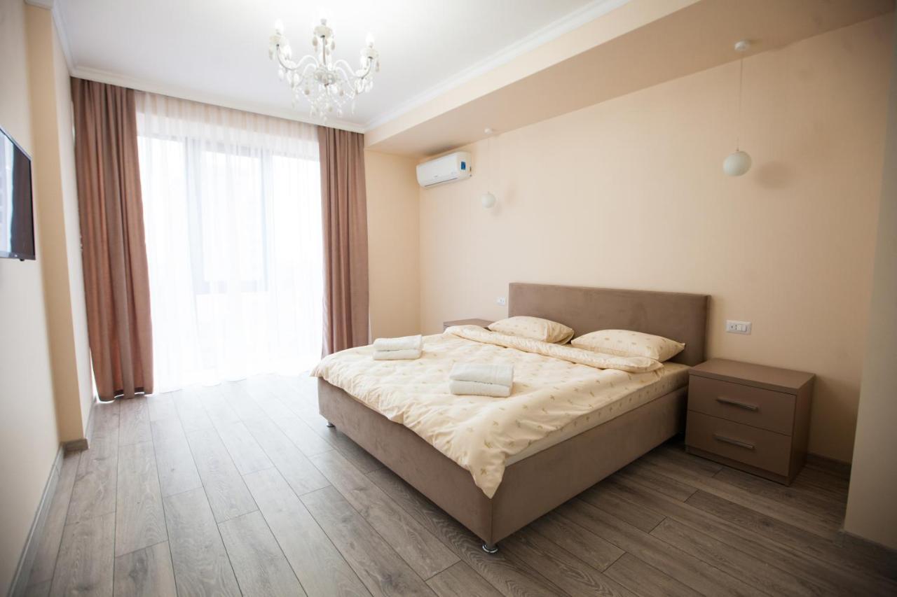 Double Skyhouse Exclusive Apartments Chisinau Bagian luar foto
