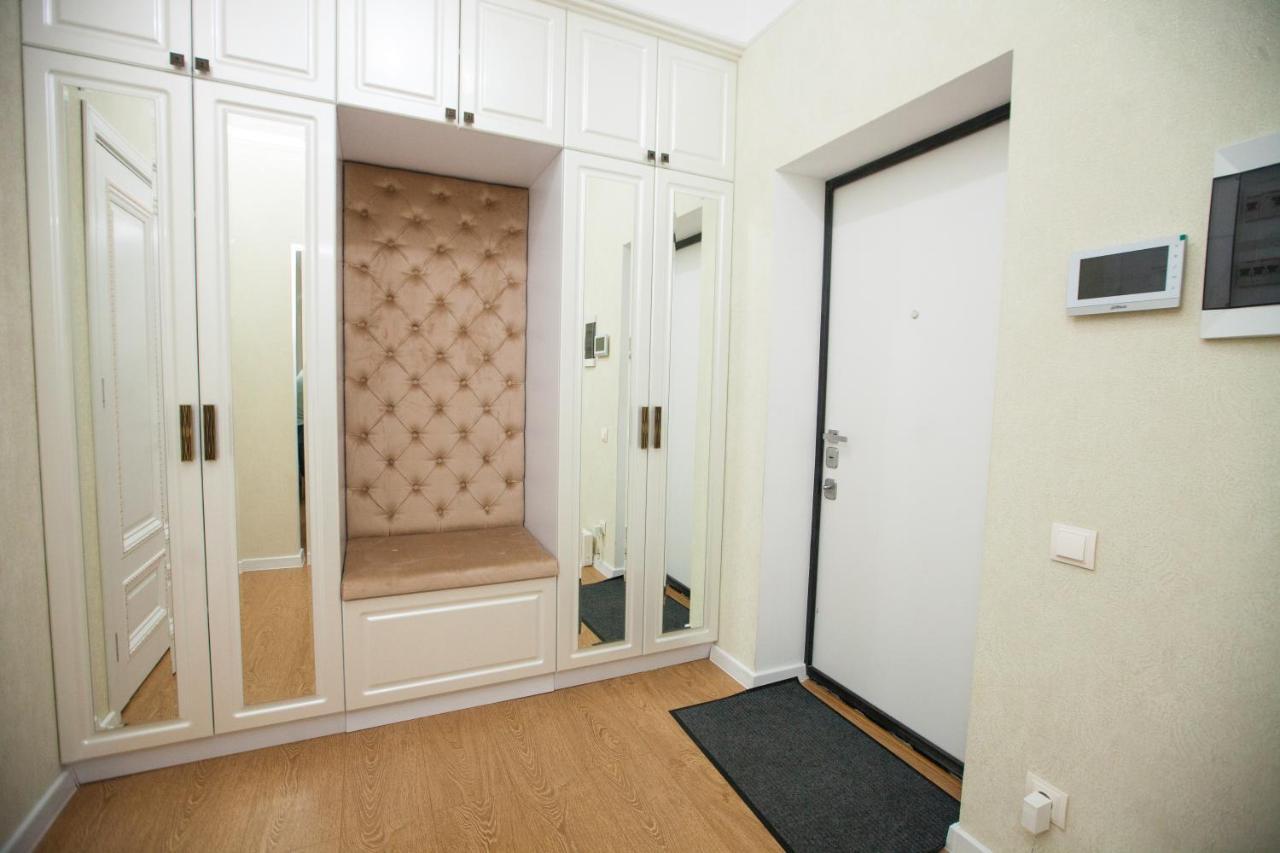 Double Skyhouse Exclusive Apartments Chisinau Bagian luar foto