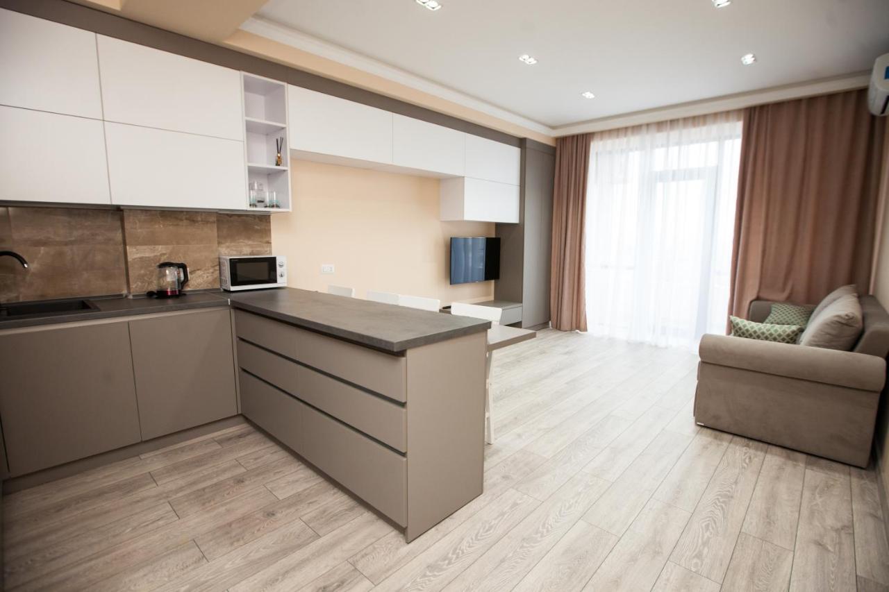 Double Skyhouse Exclusive Apartments Chisinau Bagian luar foto