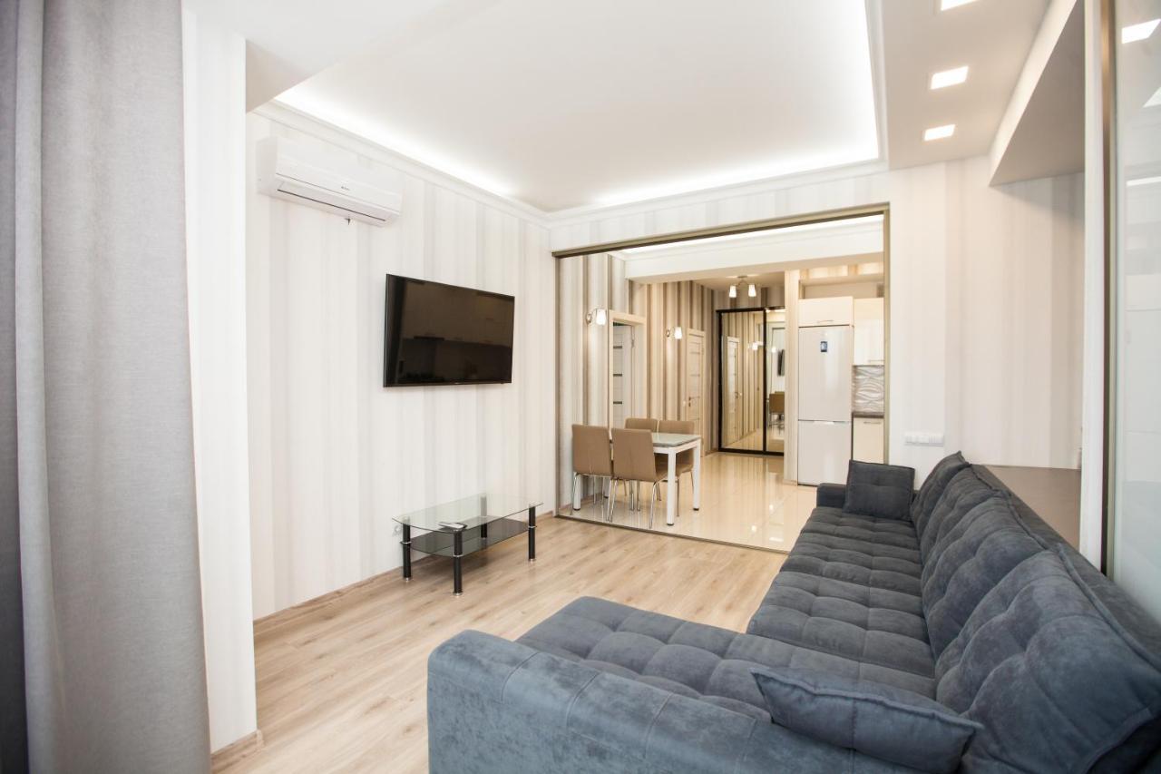 Double Skyhouse Exclusive Apartments Chisinau Bagian luar foto