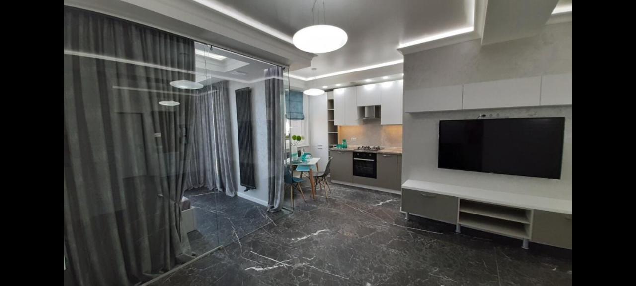 Double Skyhouse Exclusive Apartments Chisinau Bagian luar foto